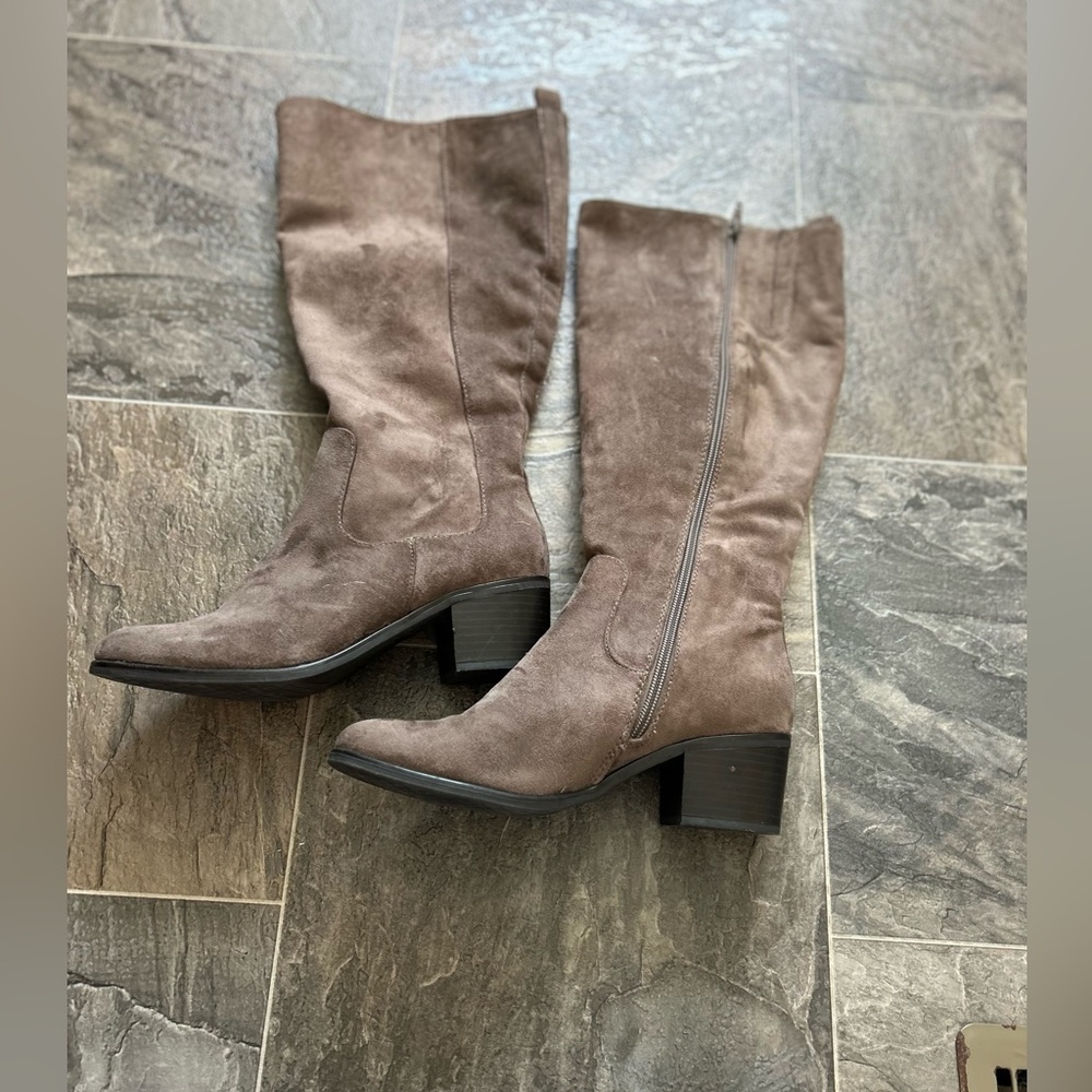 Brown helped boots Size 8